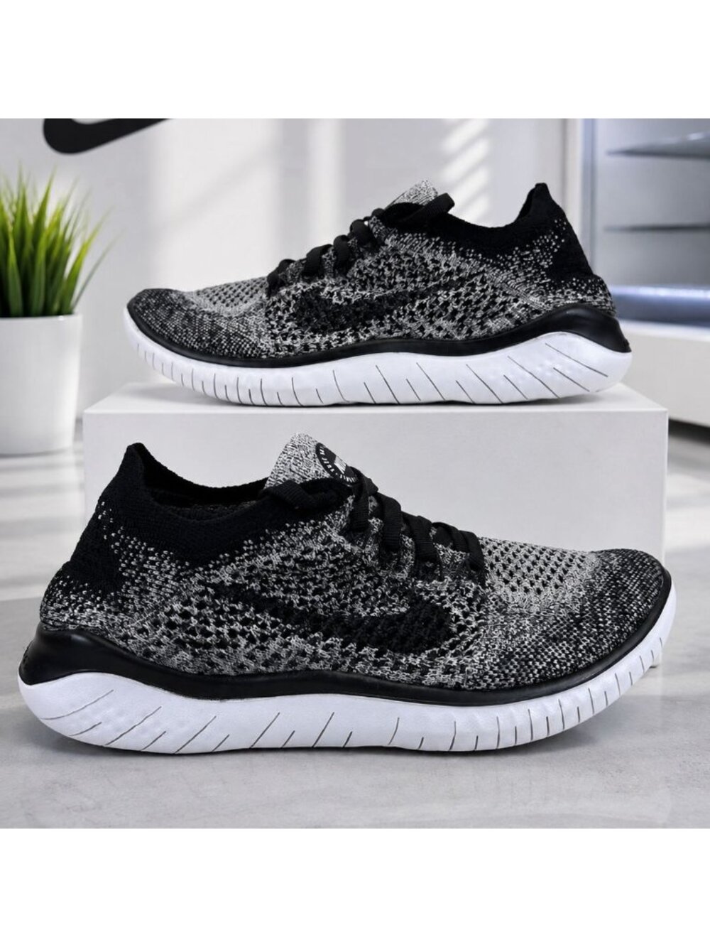 Nike Free RN Flyknit 2018 Women's Size 7.5 Running Shoes Black White Oreo